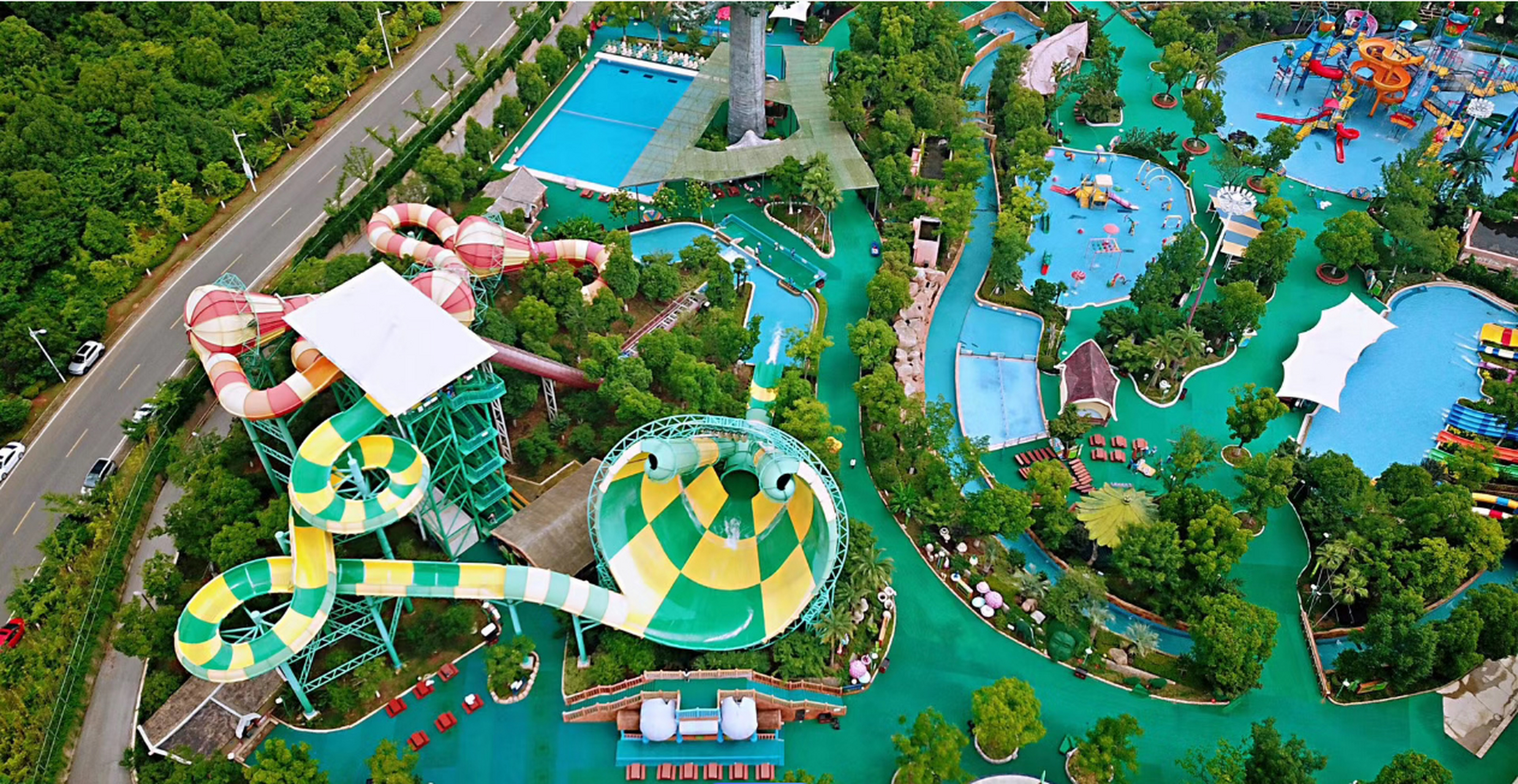 苏州乐园是一座集游乐,休闲,观光和科普于一体的主题公园,拥有众多