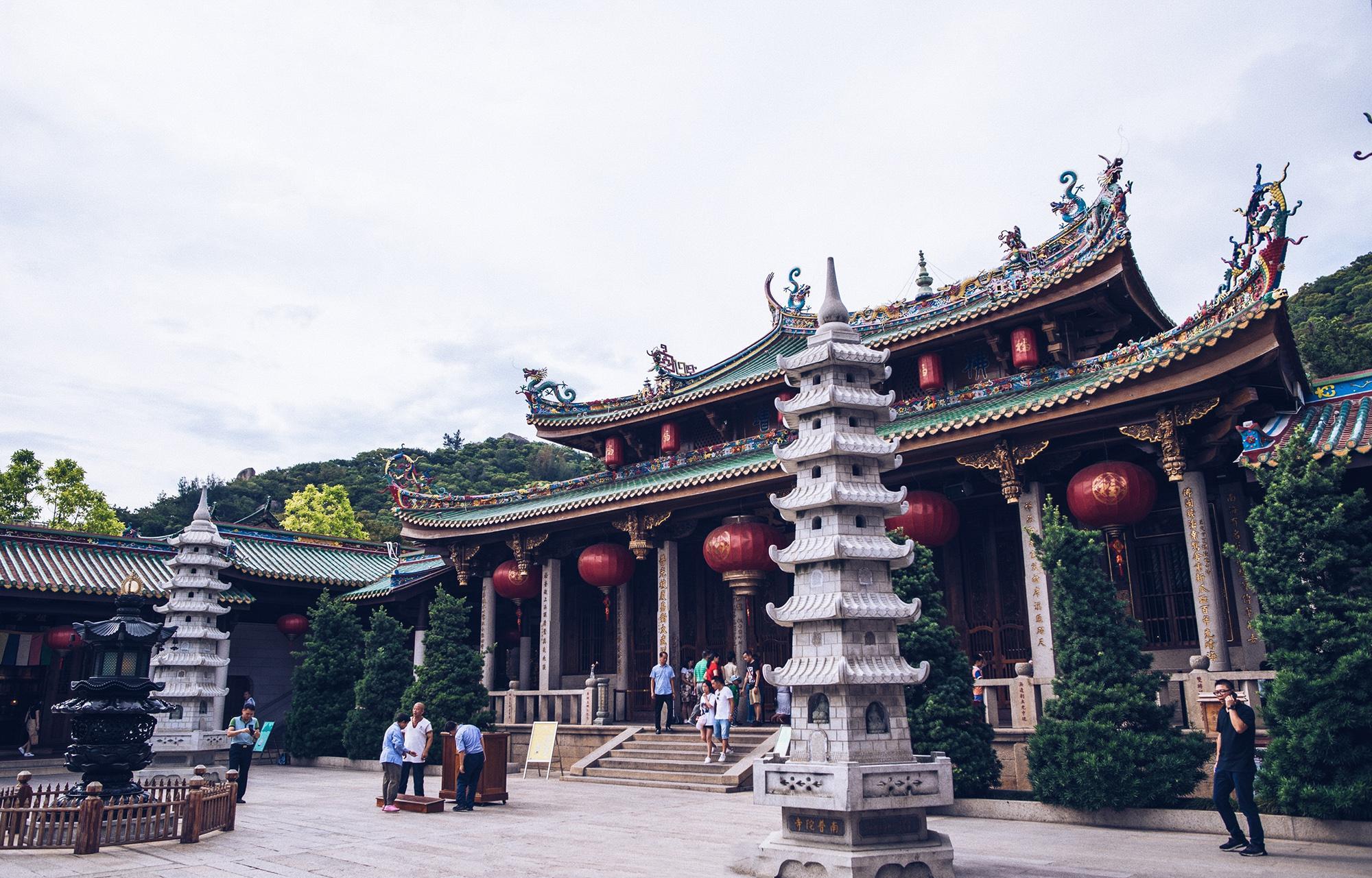 厦门南普陀寺,著名的闽南佛教胜地之一,门票免费且赠送一支香