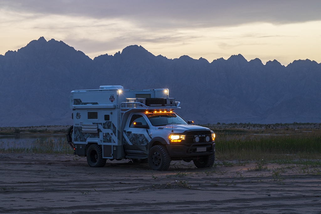 什么车适合长途自驾游?旅美灵域5500k四驱越野房车性能优功能全