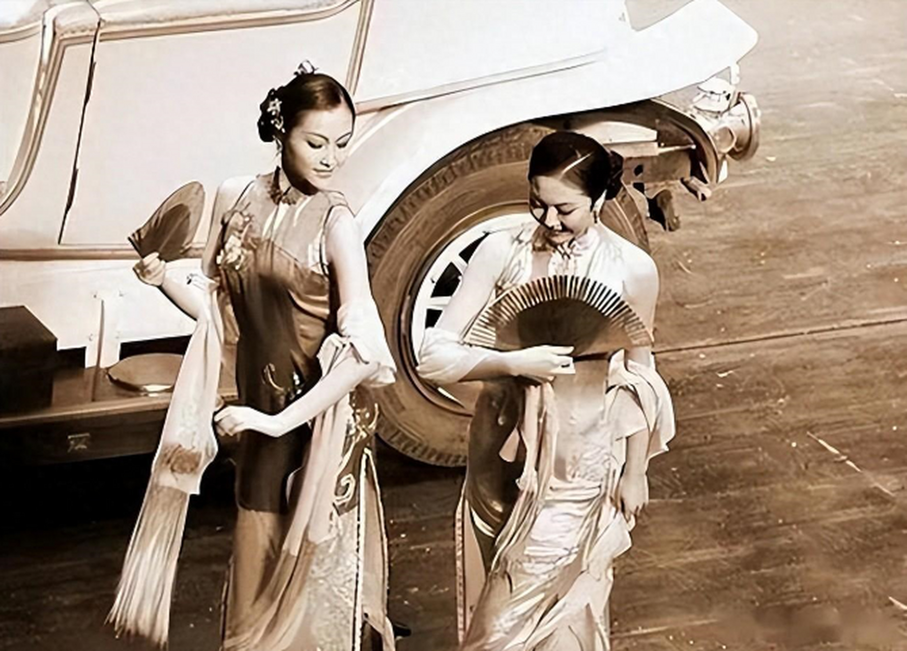 [原文:旧青岛名妓:于小脚,组建.