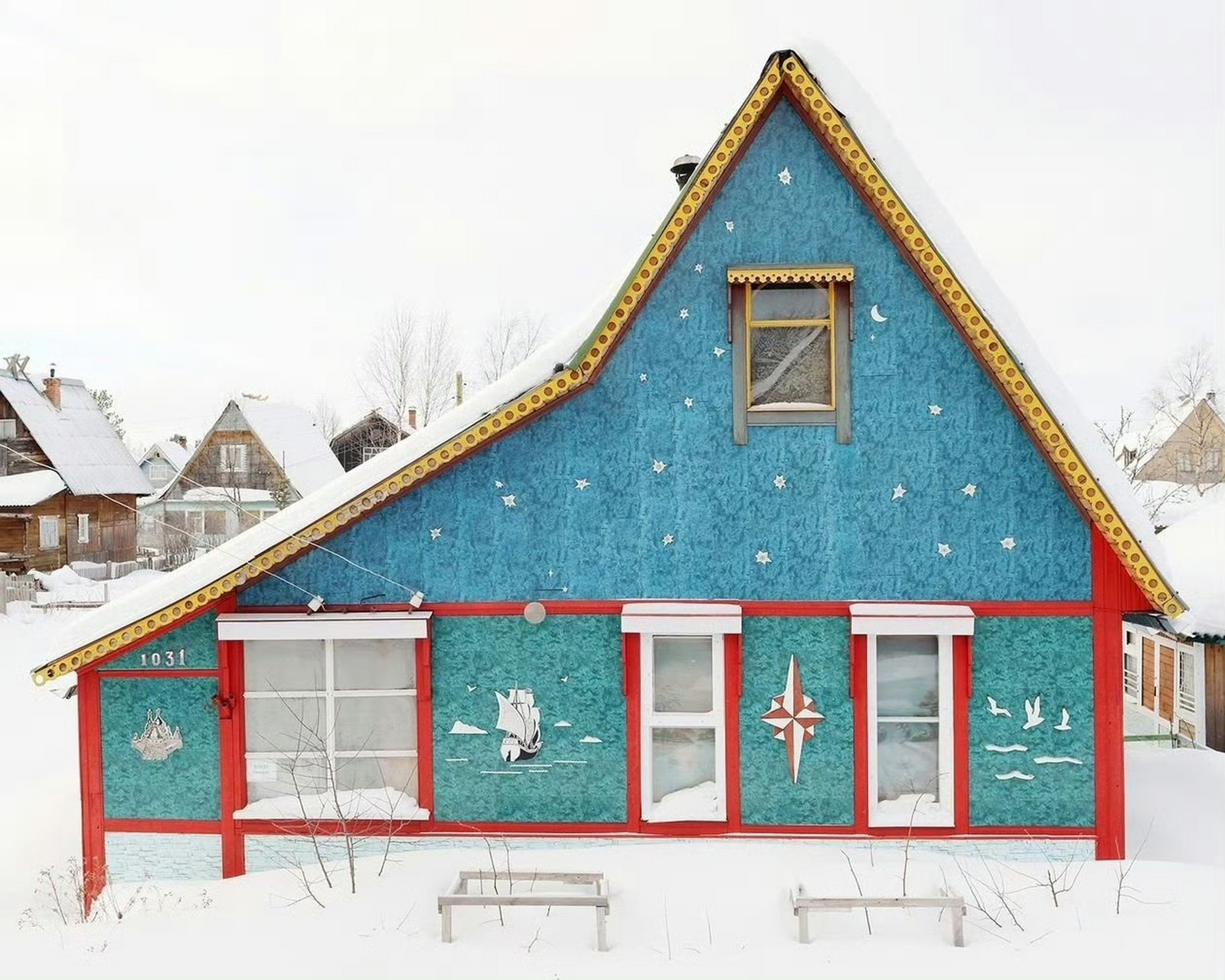 外国风景,雪中的彩色小屋,像在童话故事里一样