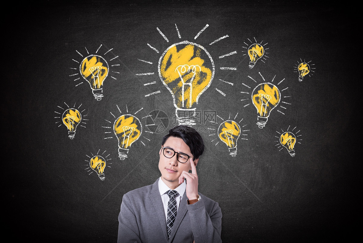 城府很深的人,不是一直沉默,而是有三个"狡猾"的特质