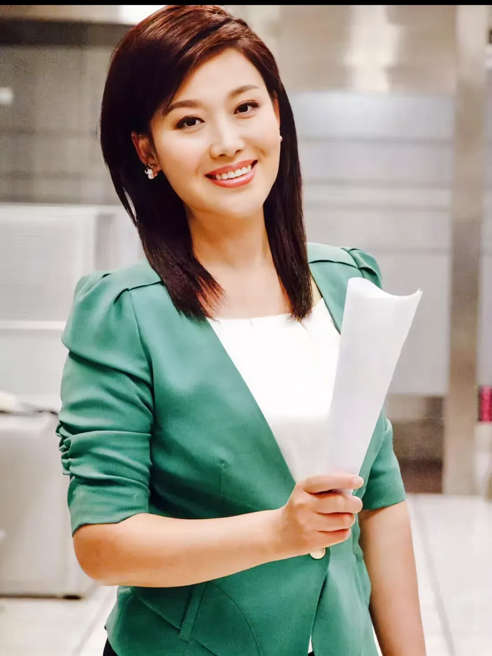 中央电视台财经主持人女(中央电视台财经频道女主持)