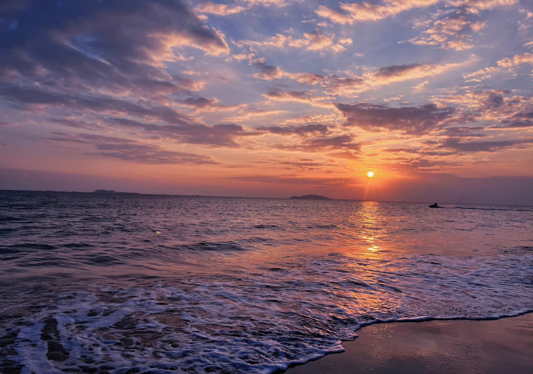 如果你赶不上清晨五点的日出  你不妨看看傍晚七点的夕阳  如果你错过