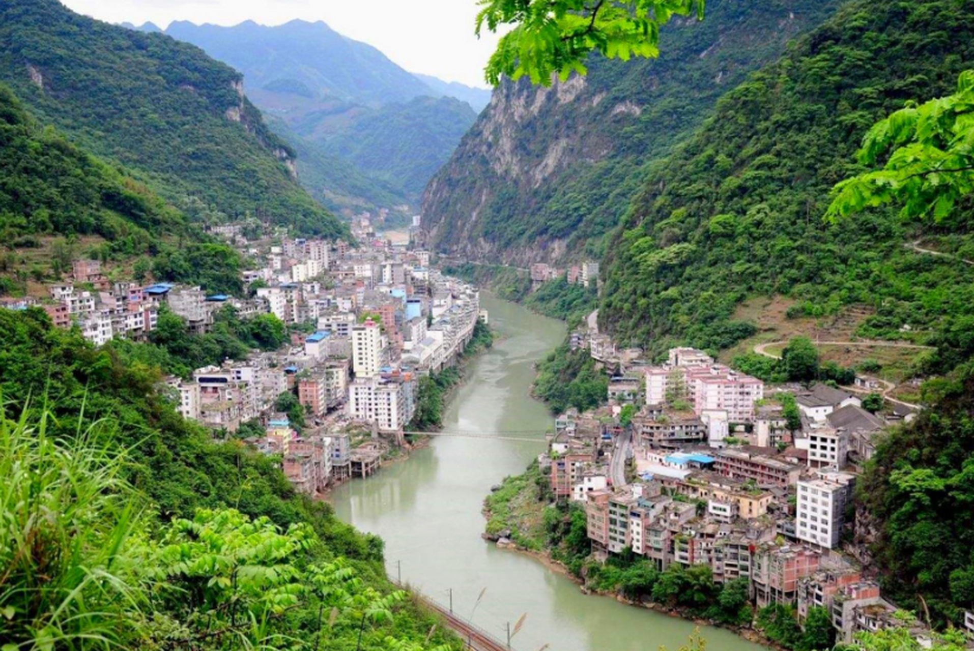 盐津县,云南昭通的心脏,自然与人类智慧的结晶.