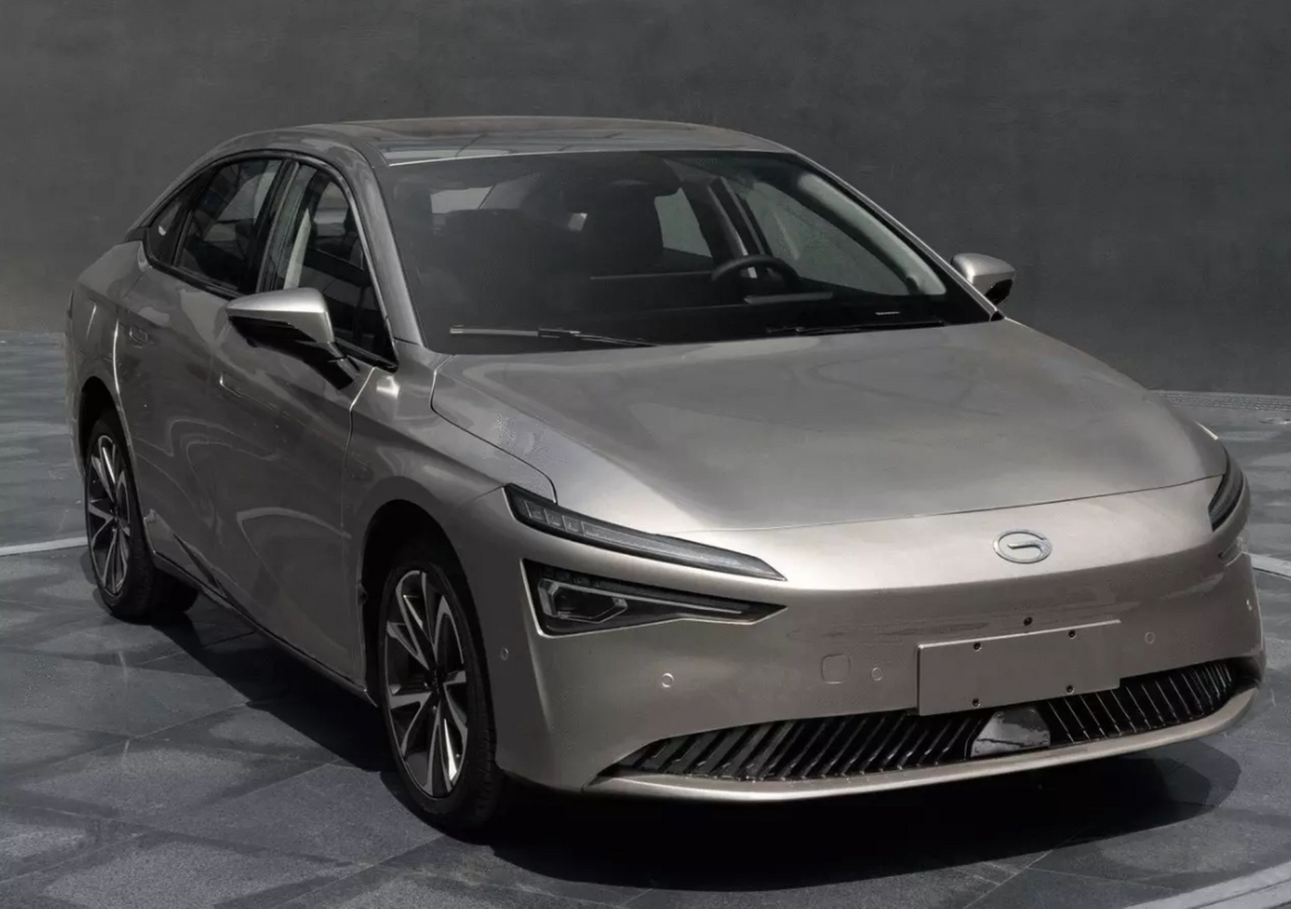 广汽埃安aion s:续航强大,设计出彩的家用爆款!