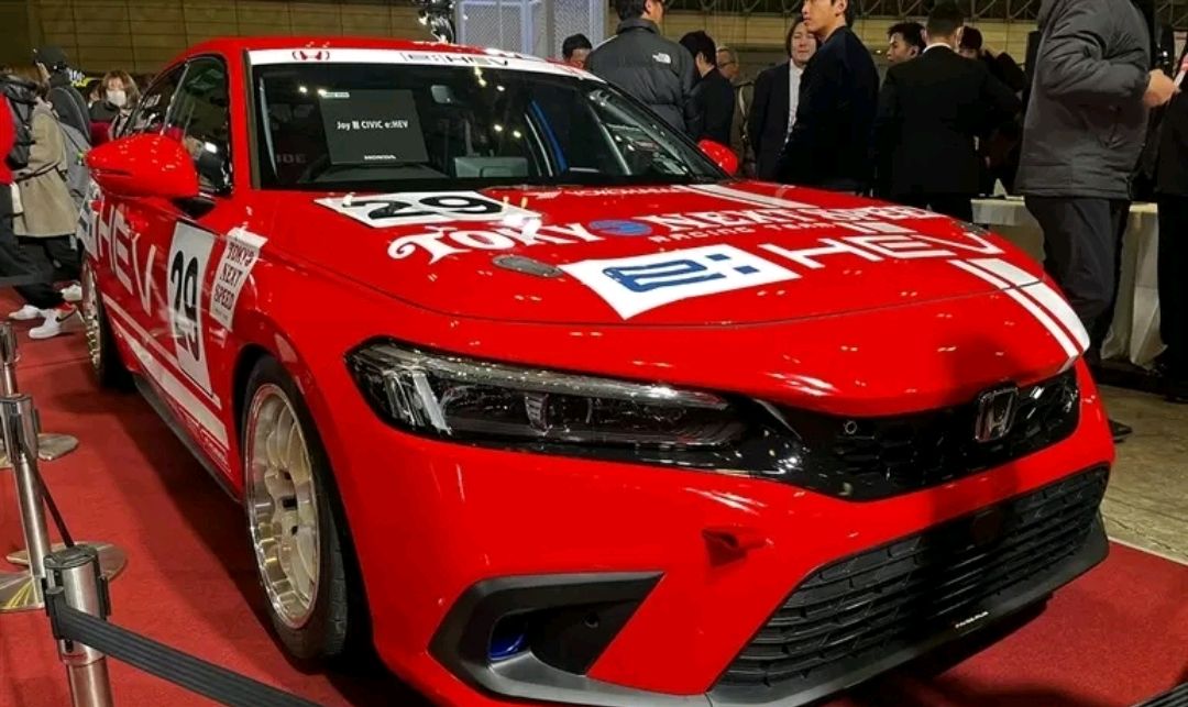 流动风景线!本田思域"赛道版"亮相,采用6速手动变速箱,很帅气