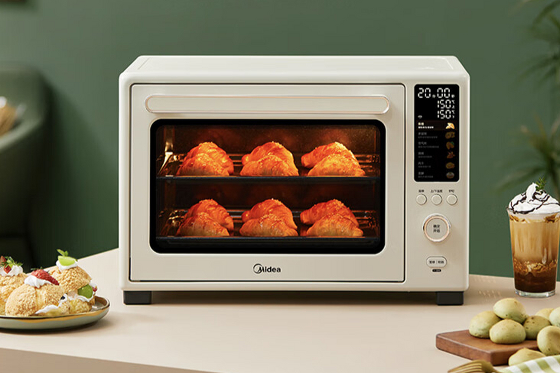 美的电烤箱系列提供了多种容量和功能的型号,适合不同消费者的需求.