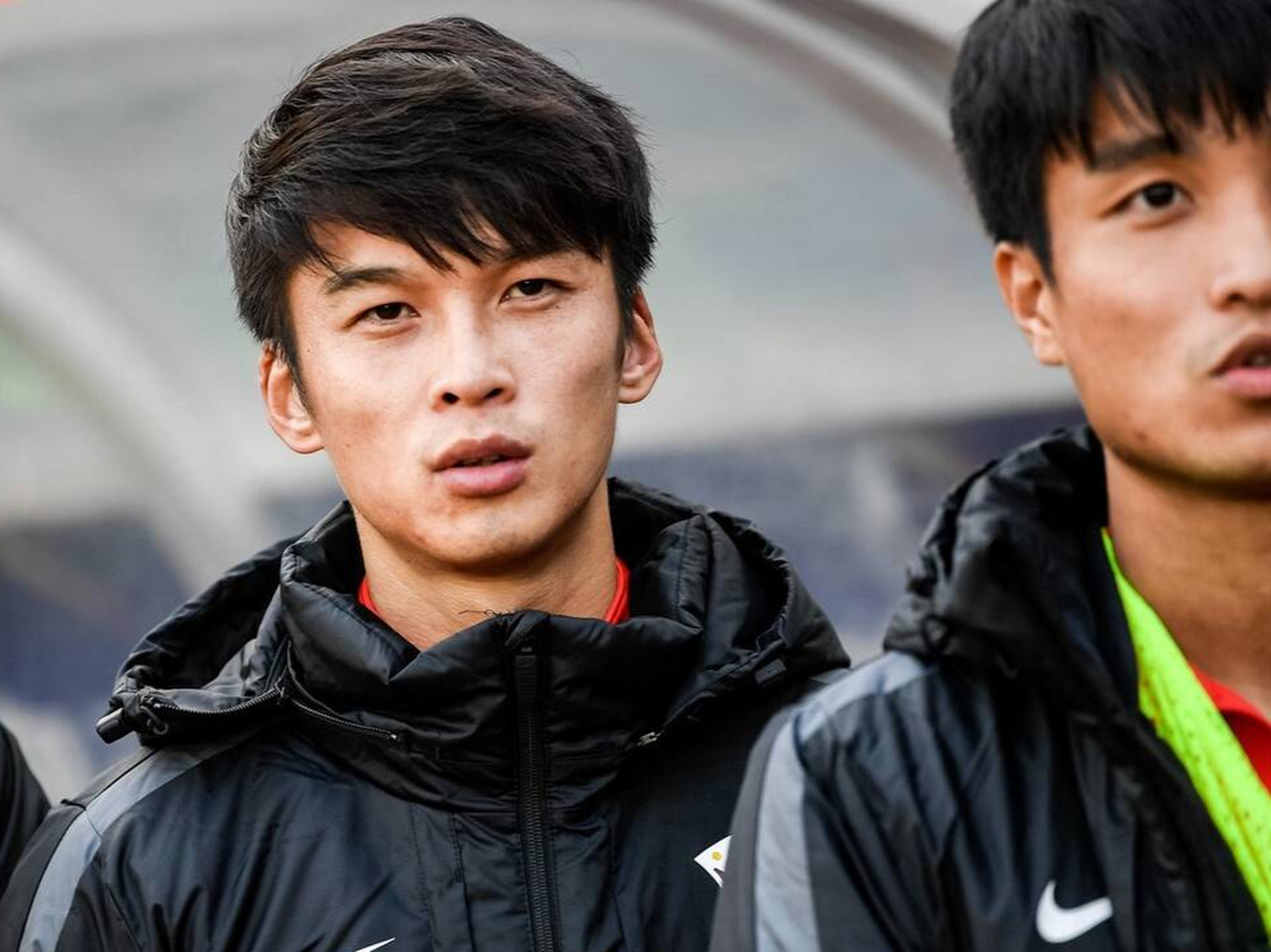 上港队93一代出现了很多国脚级球员,其中贺惯和傅欢还曾经是球队绝对