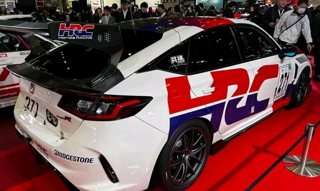 流动风景线!本田思域"赛道版"亮相,采用6速手动变速箱,很帅气