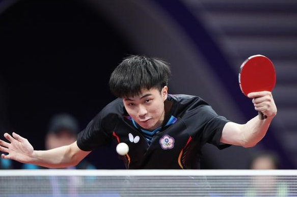 国乒包揽单打四强!孙颖莎3-2险胜早田希娜,许昕因伤退赛