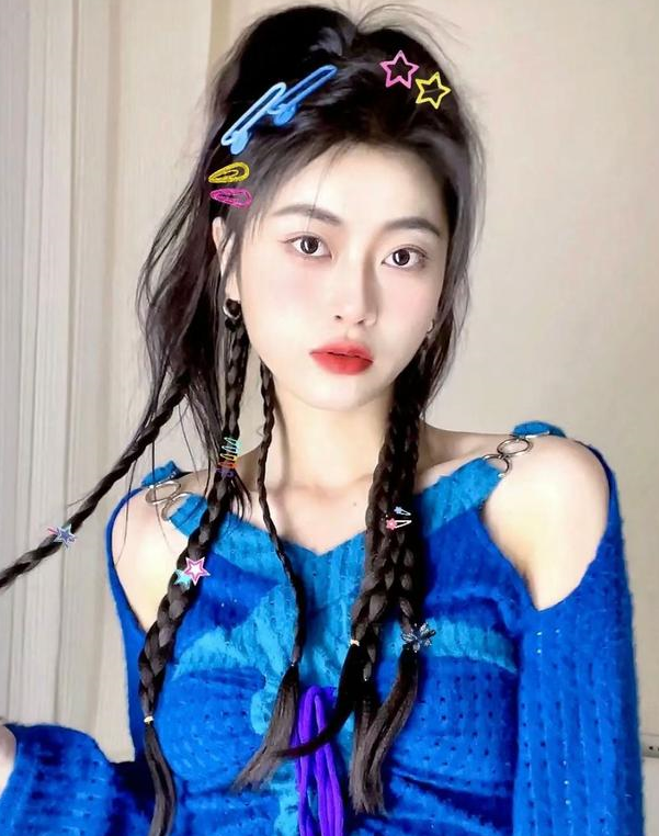 黑长直彻底过时了,今年最火的是这3种"半束发",洋气又显年轻