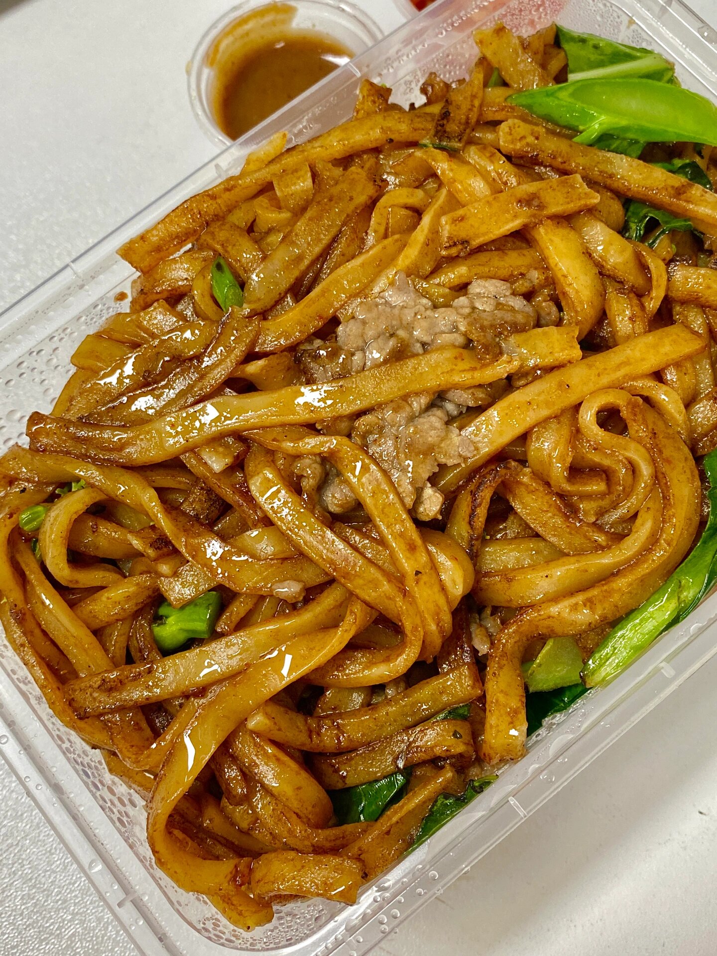 真想天天吃这玩意儿 最近迷上干炒牛河了 还得是手工河粉