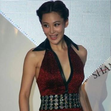 首先,不得不提的是张馨予的颜值