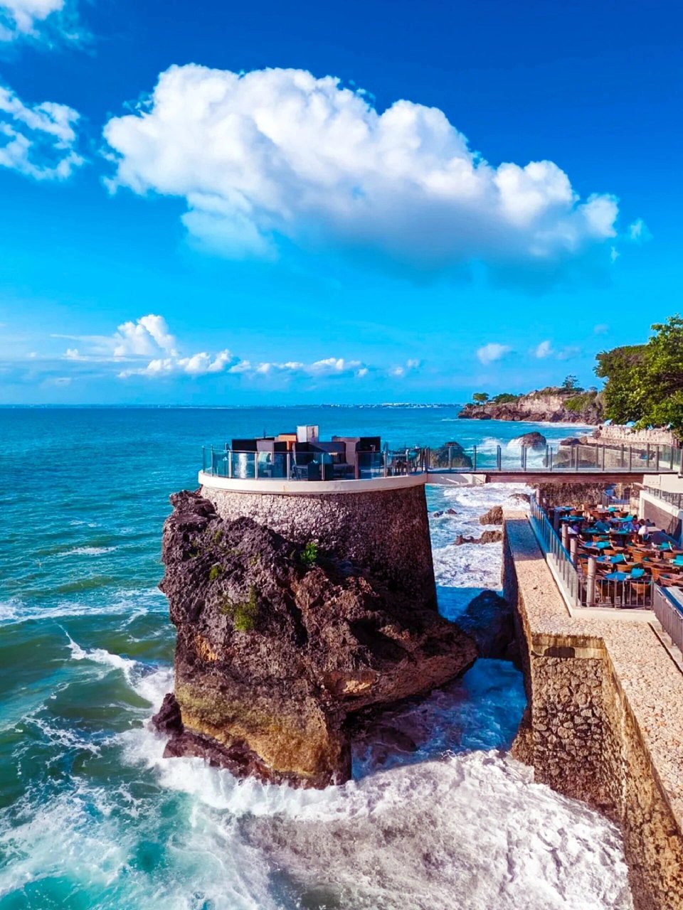 位于巴厘岛的阿雅娜酒店,无疑是岛上度假的最佳选择.