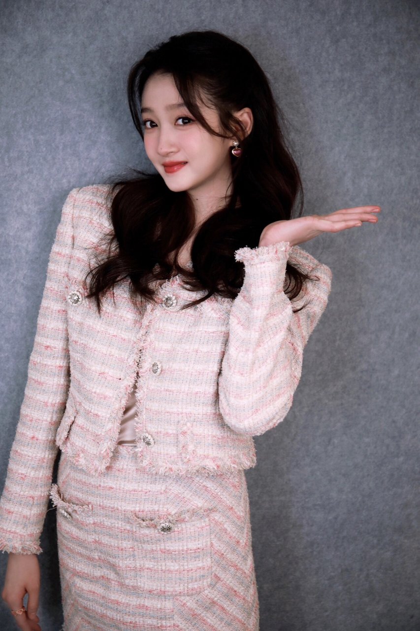 没有贾玲的王牌走这种风格了 关晓彤生日当天,王牌节目组精心策划了一