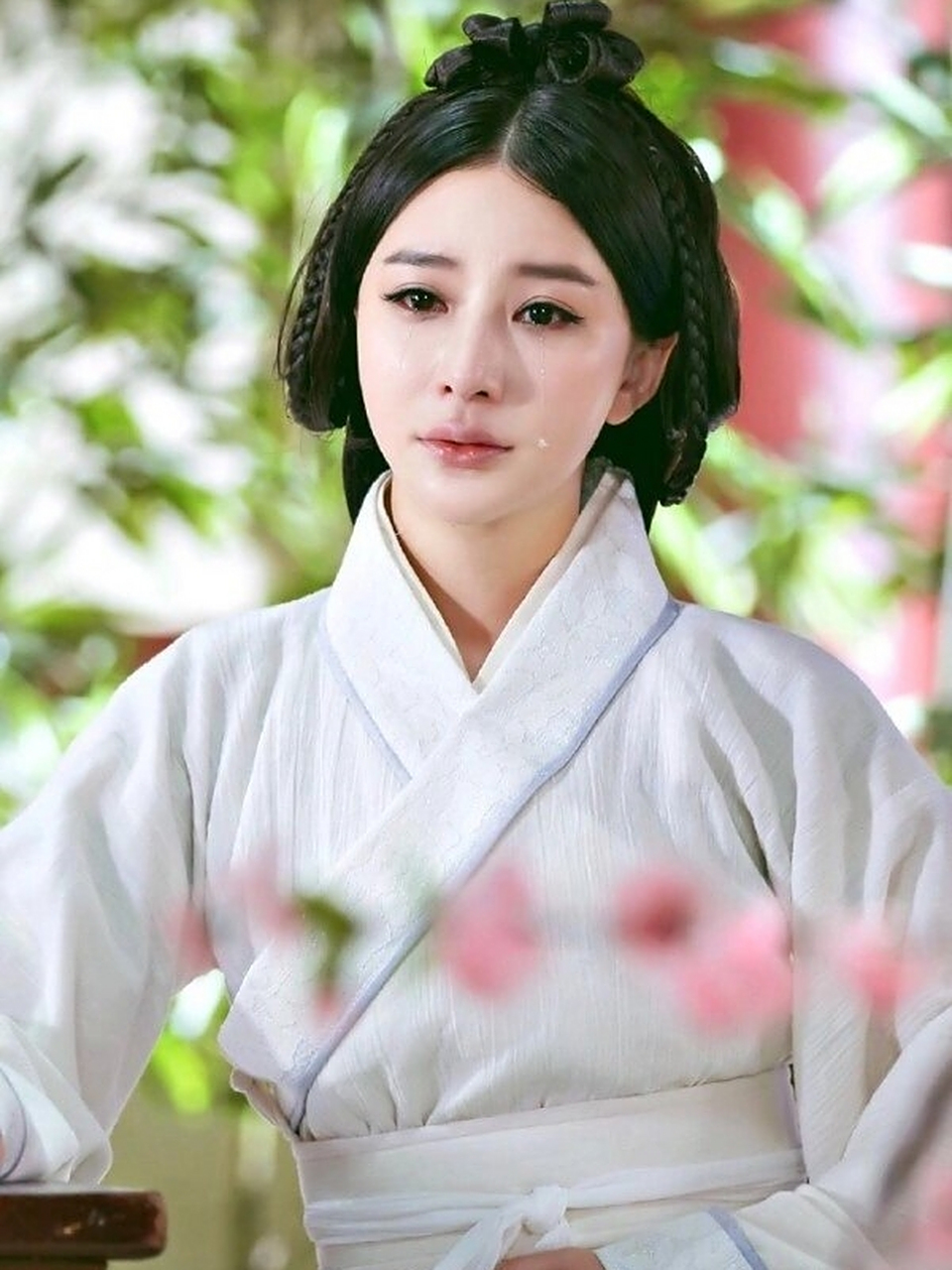 佳人一笑风含香  我竟然被说长得像熊乃瑾!哈哈,这真是太有趣了.