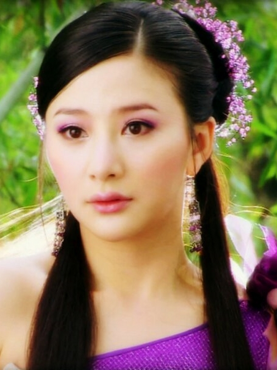 佳人一笑风含香  我竟然被说长得像熊乃瑾!哈哈,这真是太有趣了.