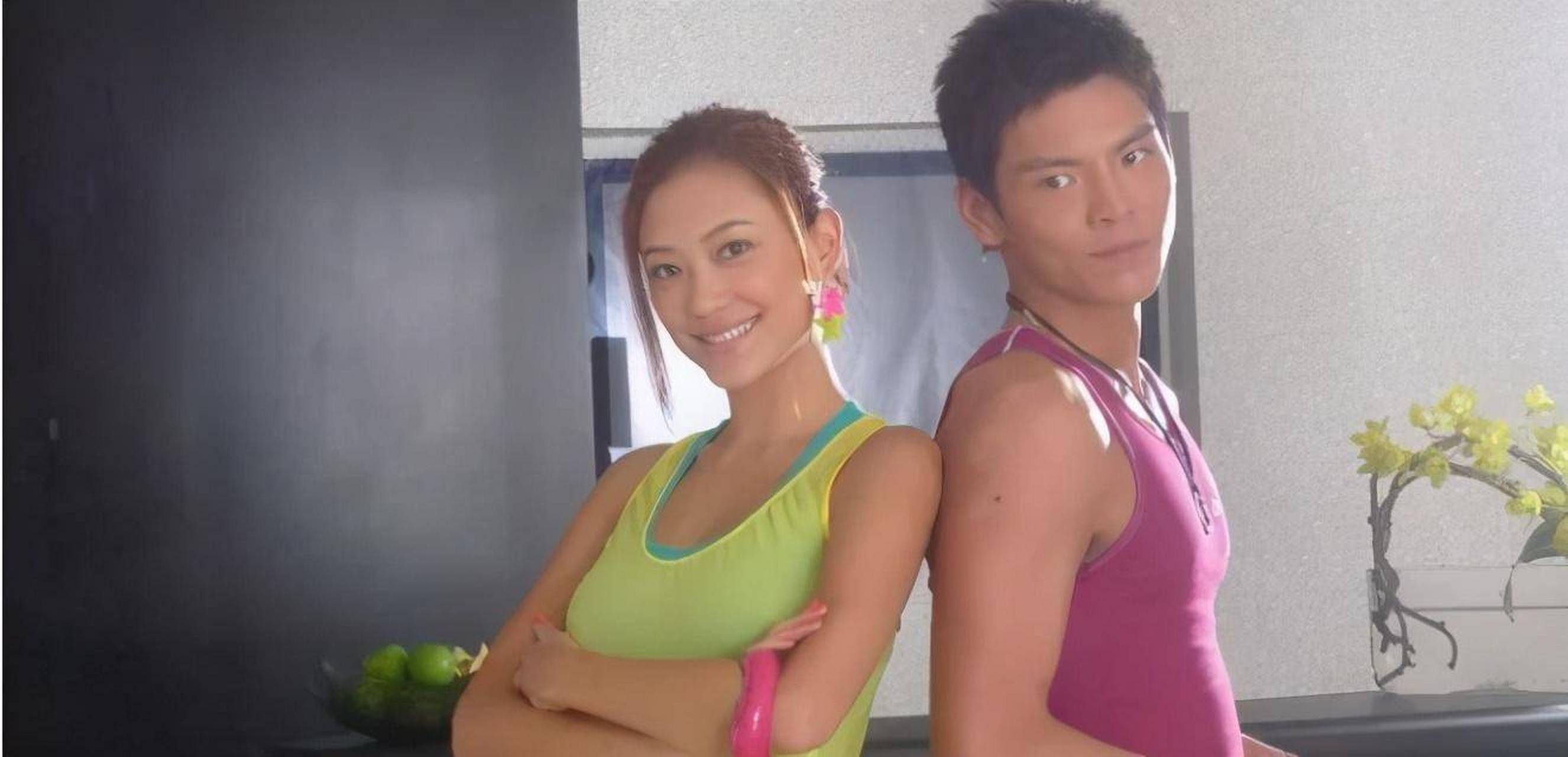 2009年,向佐和"隐婚人妻"黄婉佩暗地里交往了半年.