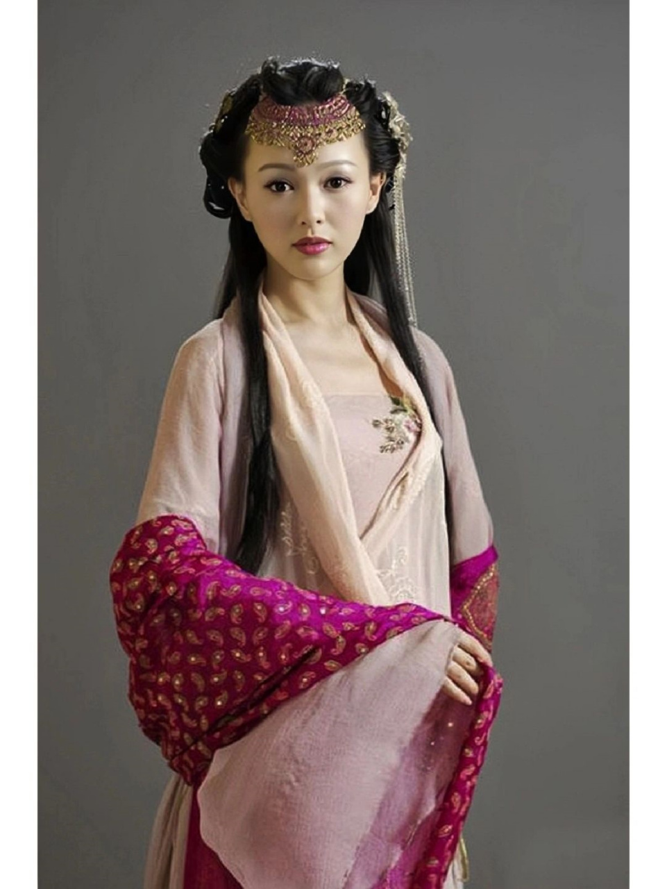 为什么现在的古装造型没有这么好看 紫萱这个角色,唐嫣诠释得非常到位