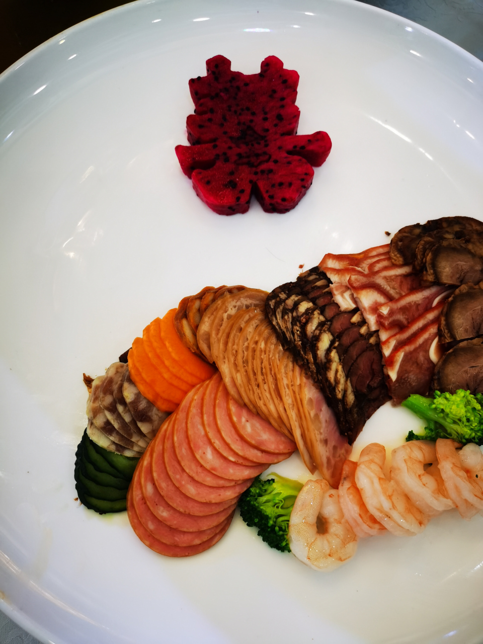 这两个问题又导致年轻人不愿意回去/或者说