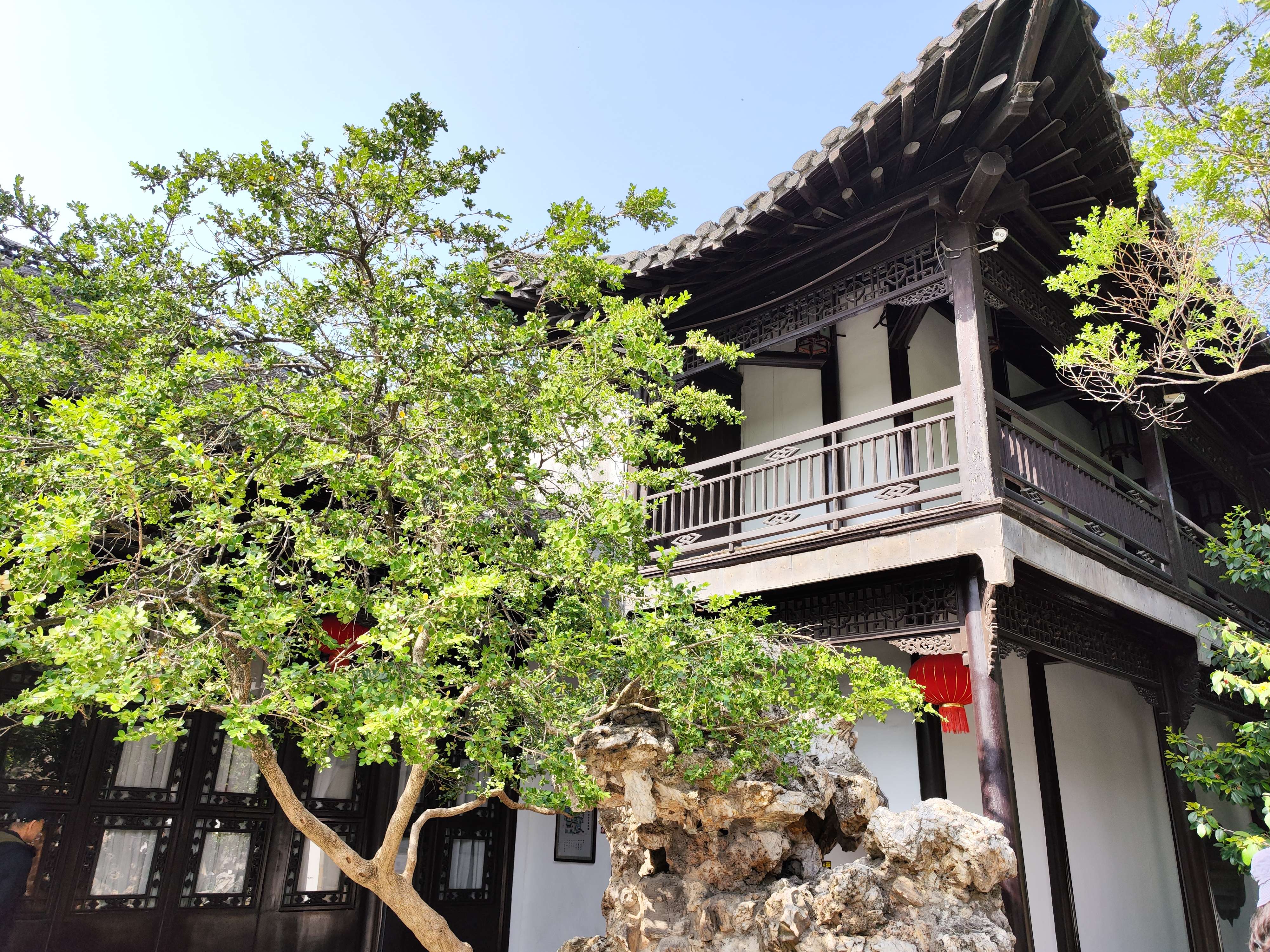 扬州何园,园中保留有石涛设计的片石山房,已为人间孤本