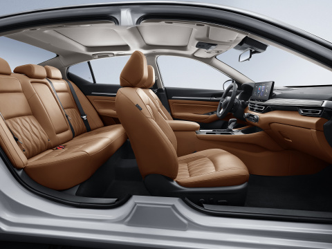 日产天籁大沙发,全系优惠47万,中型车的舒适之选