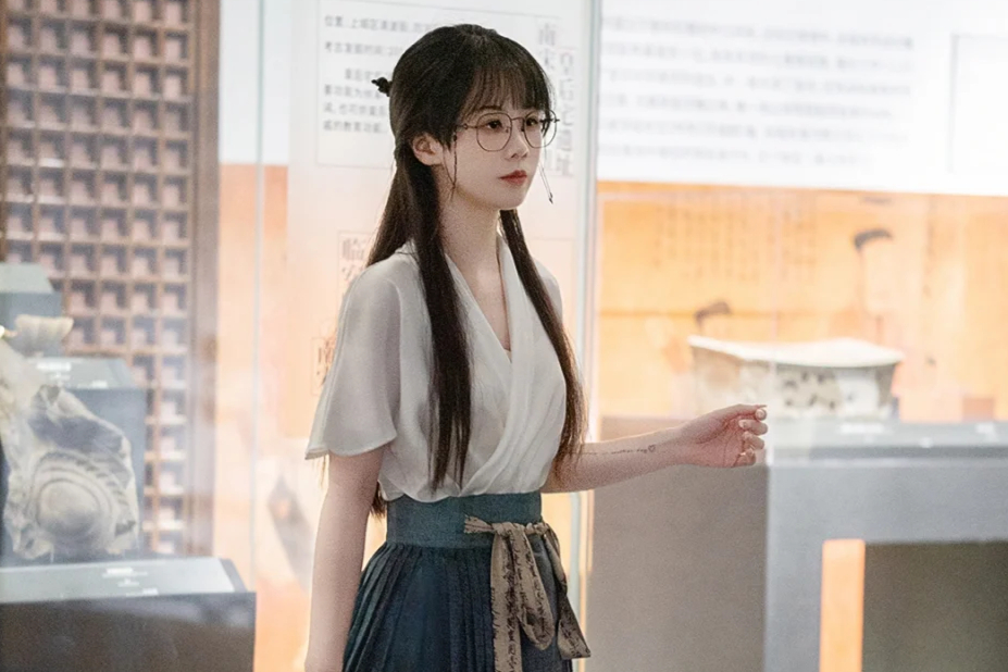 短发穿汉服,如何梳出韵味无穷的发型?