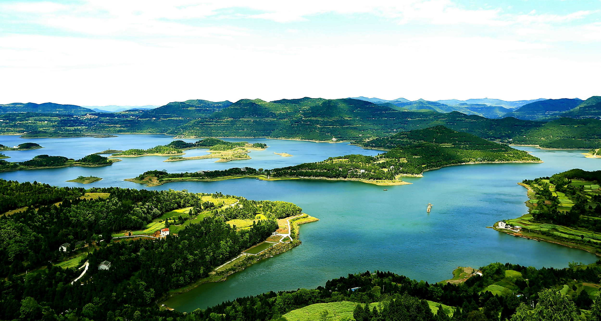 位于四川省南充市南部县西北部,是一座依托大型水库升钟水库而建的