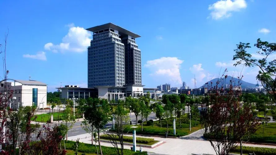 "黄山杯""铜都杯"奖得主-铜陵市府大楼