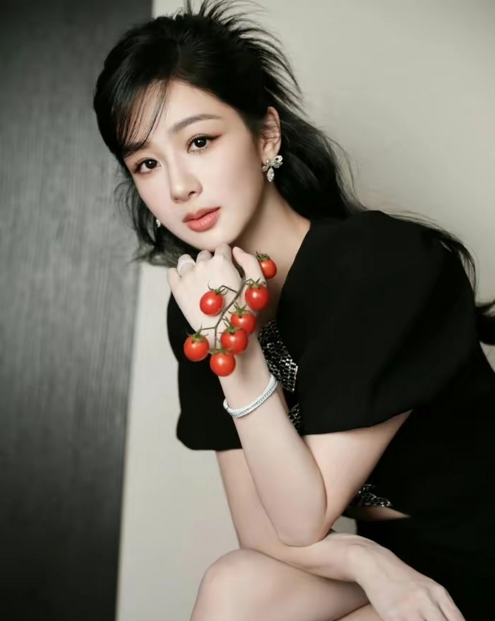 为什么杨紫五官脸型没有缺点,但仍然不是大美女呢  杨紫的古装扮相