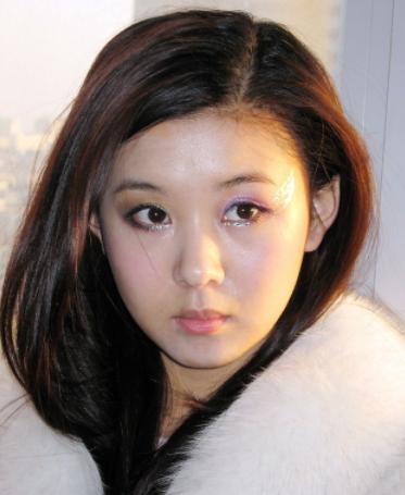 "最干净女星"李小萌:近40岁仍似少女,出道20年绝不接吻戏