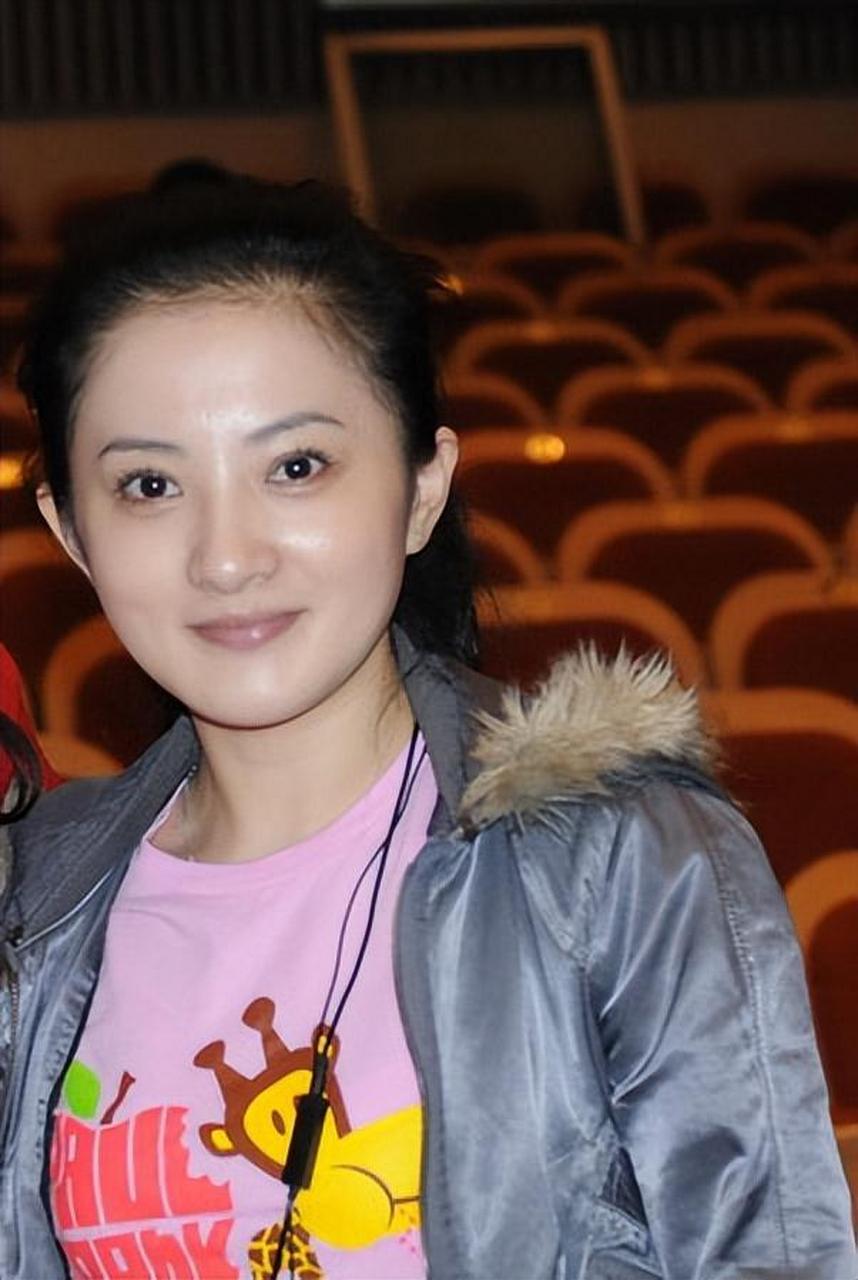 金铭:琼瑶剧走红,名利双收却不贪恋.历经情感波折,却依然热爱生活.