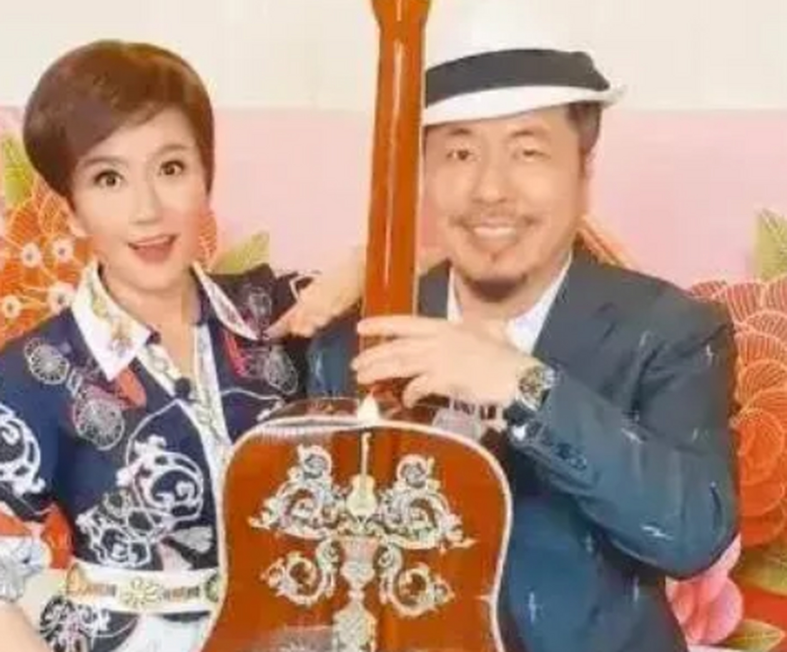 当年,寇乃馨执意要嫁给黄国伦,父亲却不同意:"你要是敢跟他结婚,我跟