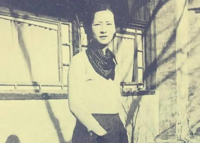 1988年张幼仪去世墓碑上只有4个字却是对徐志摩的强烈讽刺