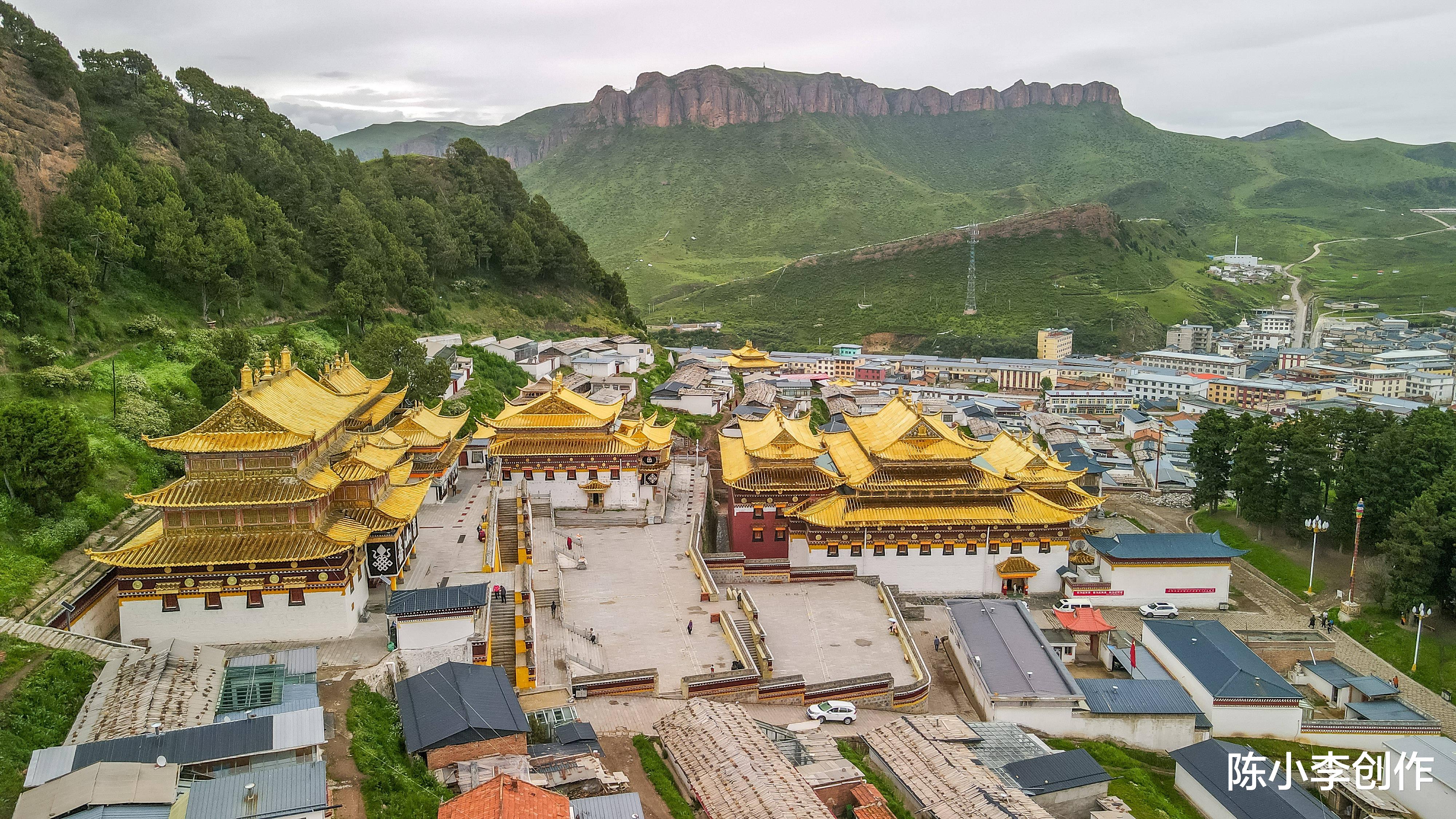 桑噶方托寺,意为"为公子而建的九层城堡",千年积淀的沧桑痕迹