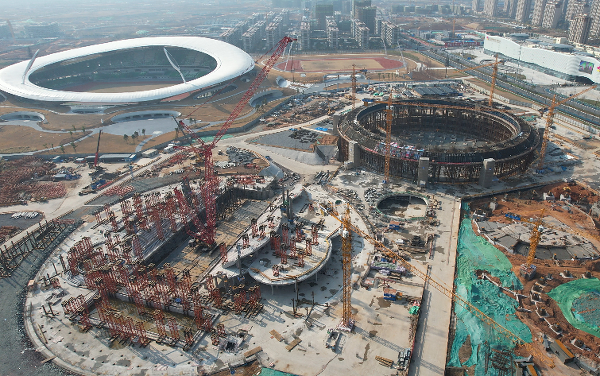 由马岩松带领的mad正在浙江衢州建设一座"消失"的体育场——衢州体育