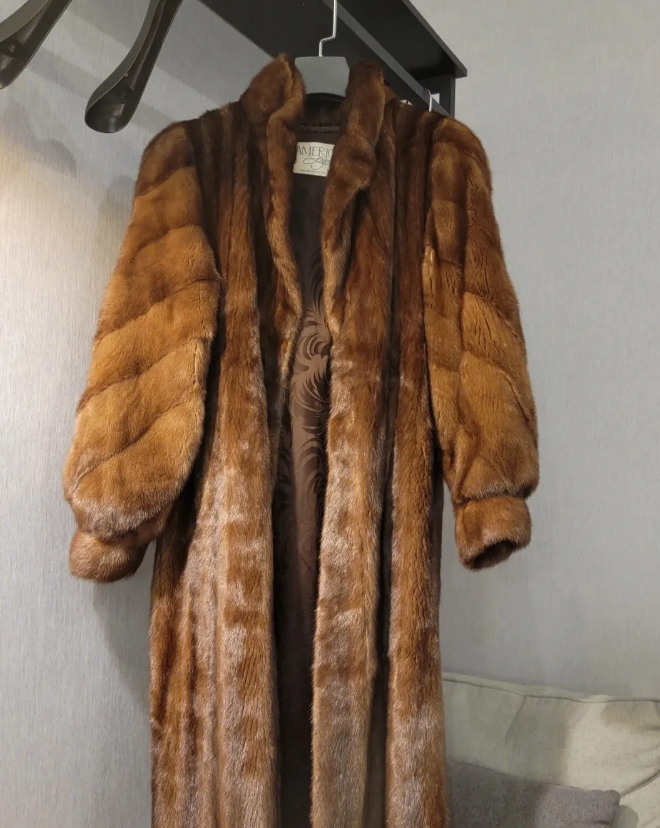 红极一时的皮草为何跌下神坛看完4个缺点恍然大悟