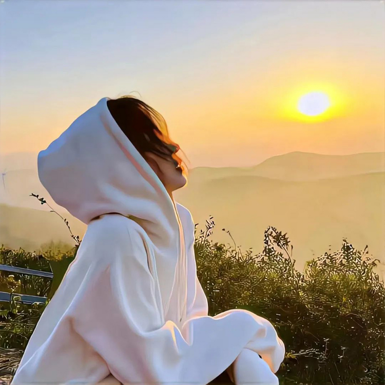 夕阳下氛围感女生头像 7815 分享一些收藏已久的高级感头像,每张