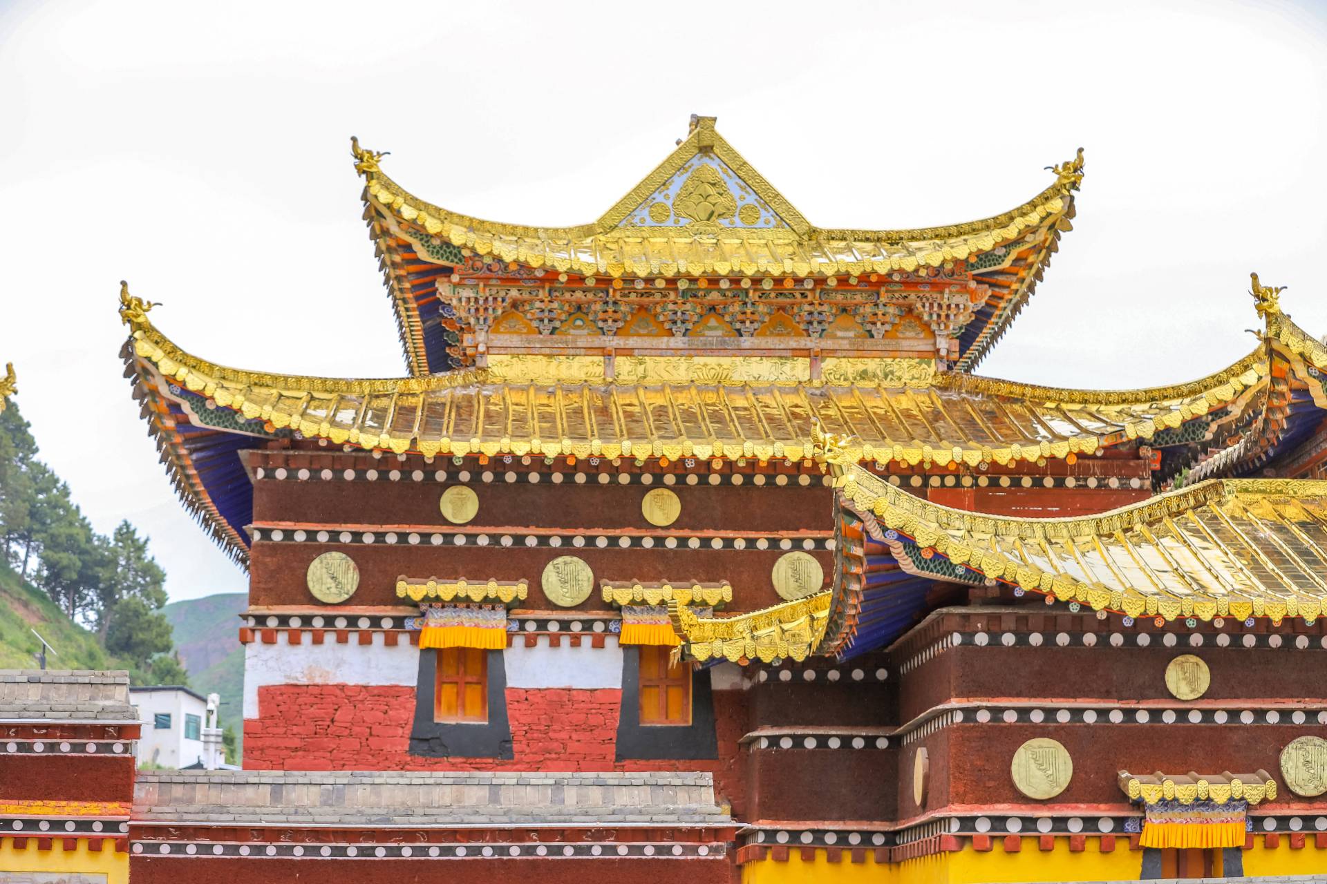 桑喀古托寺,藏语意为"为公子而建的九层城堡",位于西藏山南地区洛扎县