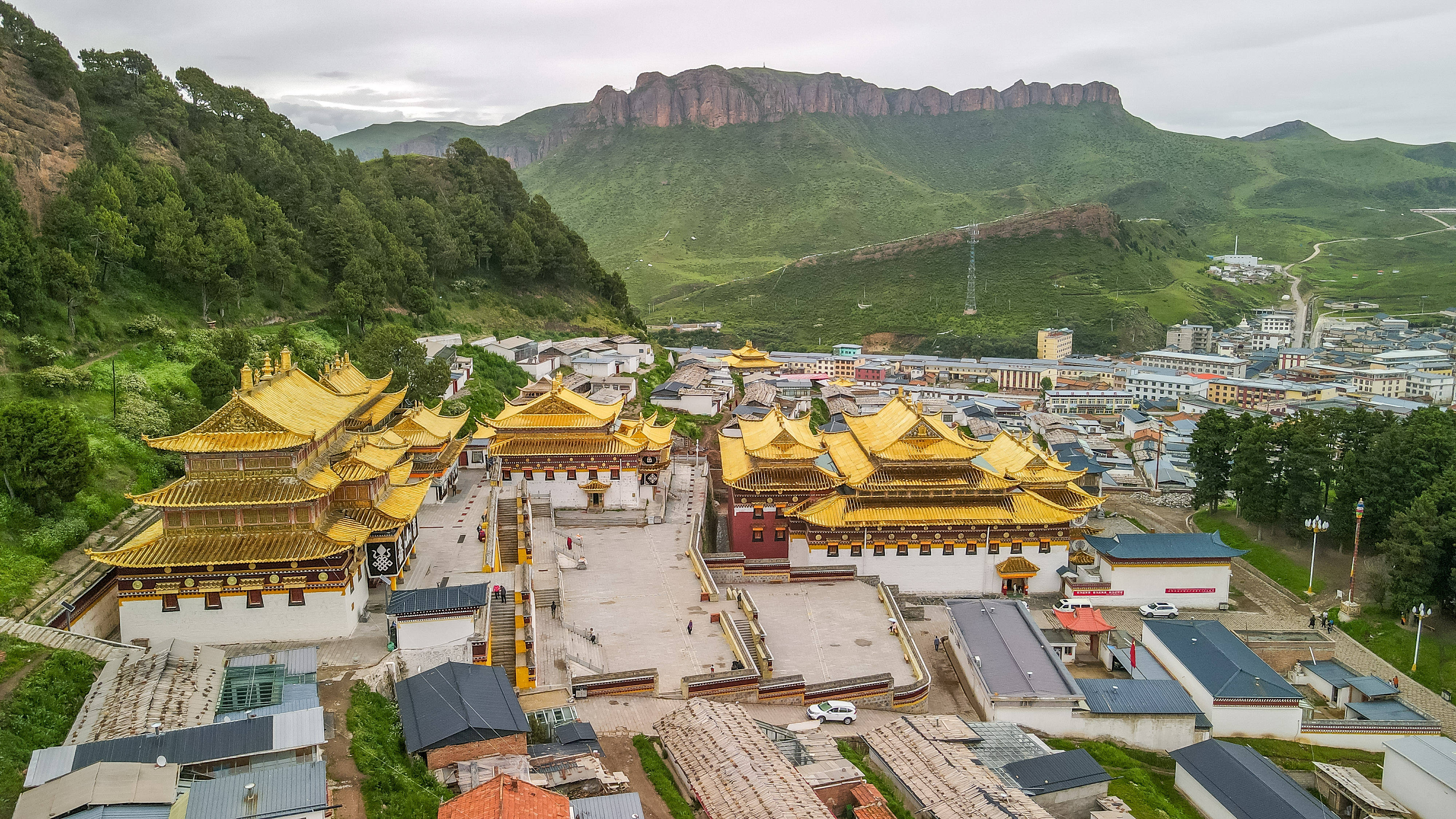 桑喀古托寺,藏语意为"为公子而建的九层城堡",位于西藏山南地区洛扎县