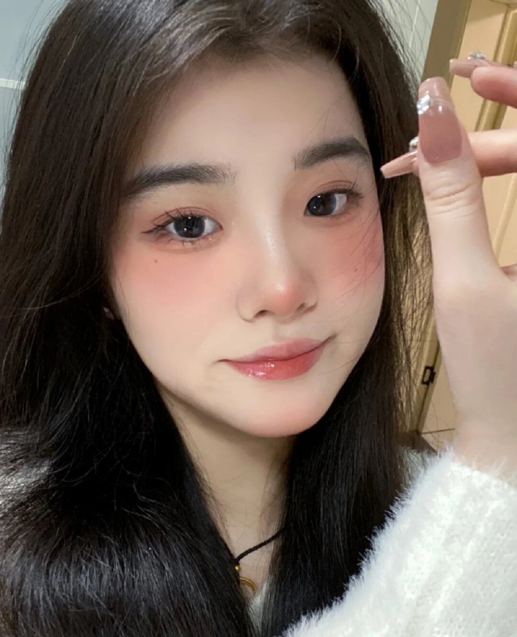 纯欲妆 可爱妆  纯欲妆容是近年来的大热选择,它完美融合了清纯与性感