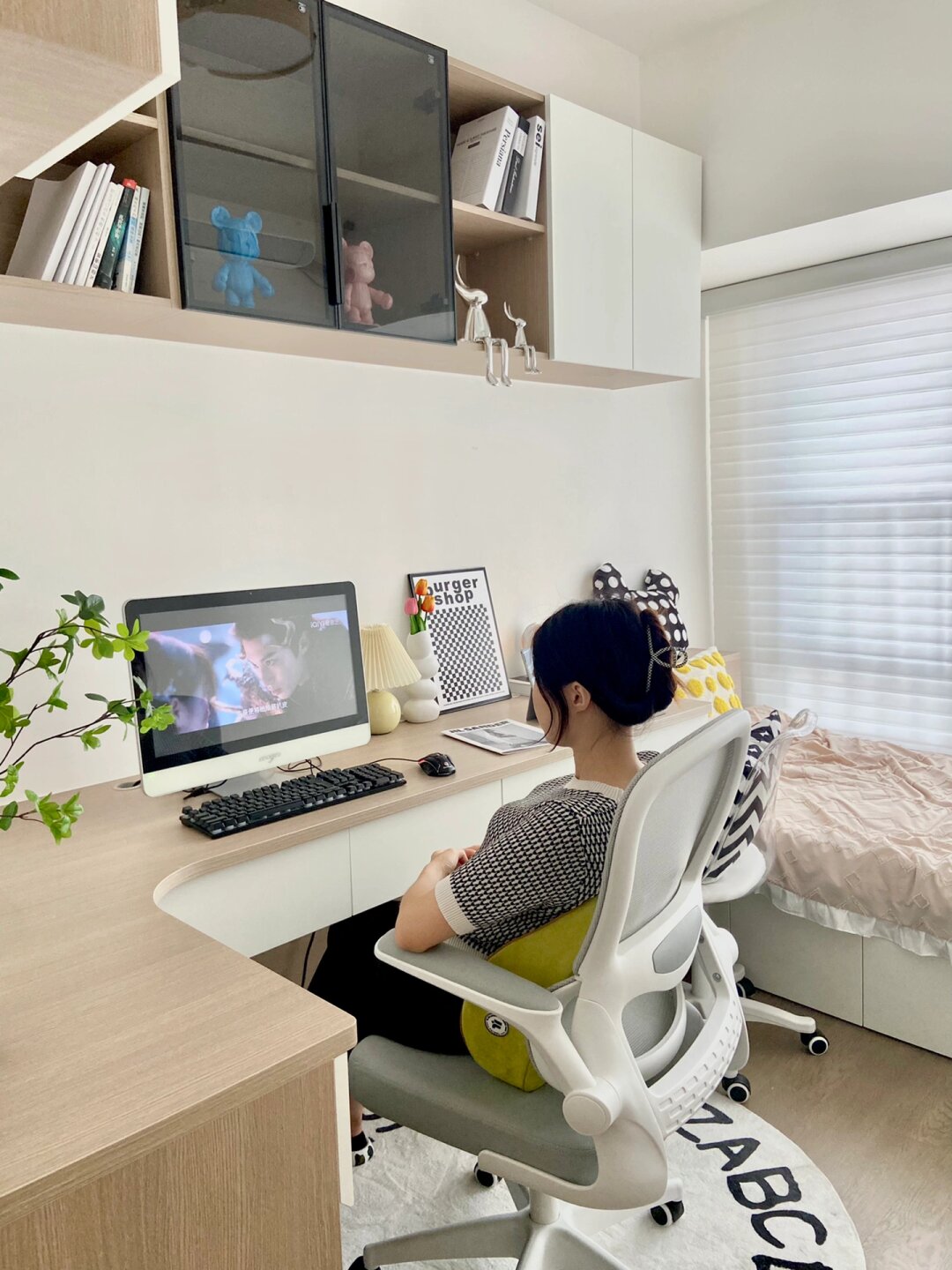 这个按摩仪简直是打工人的福音 作为一个经常埋头伏案的上班族 久坐