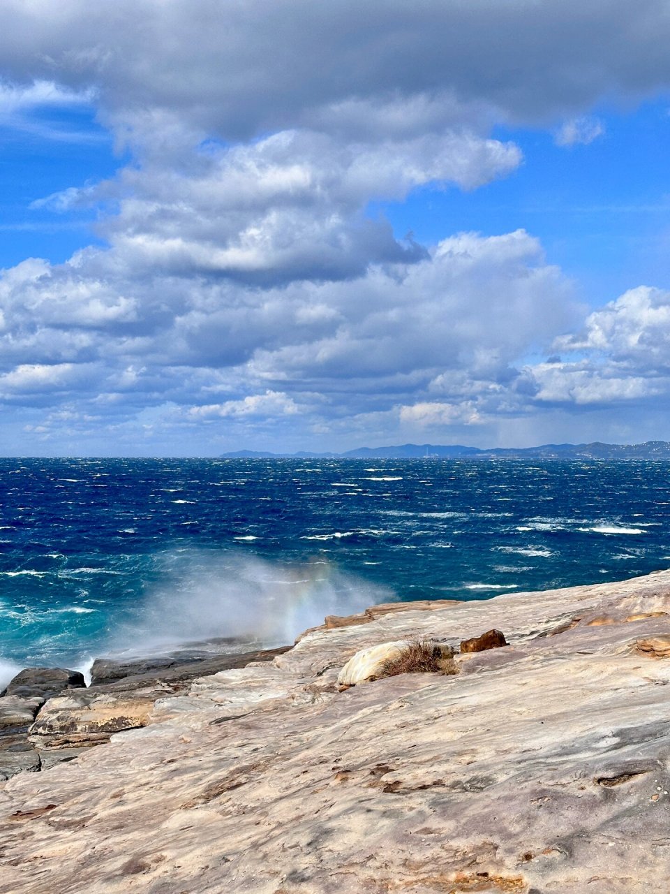 千叠敷之旅  日本白滨的必去景点千叠敷真是令人赞叹不已.