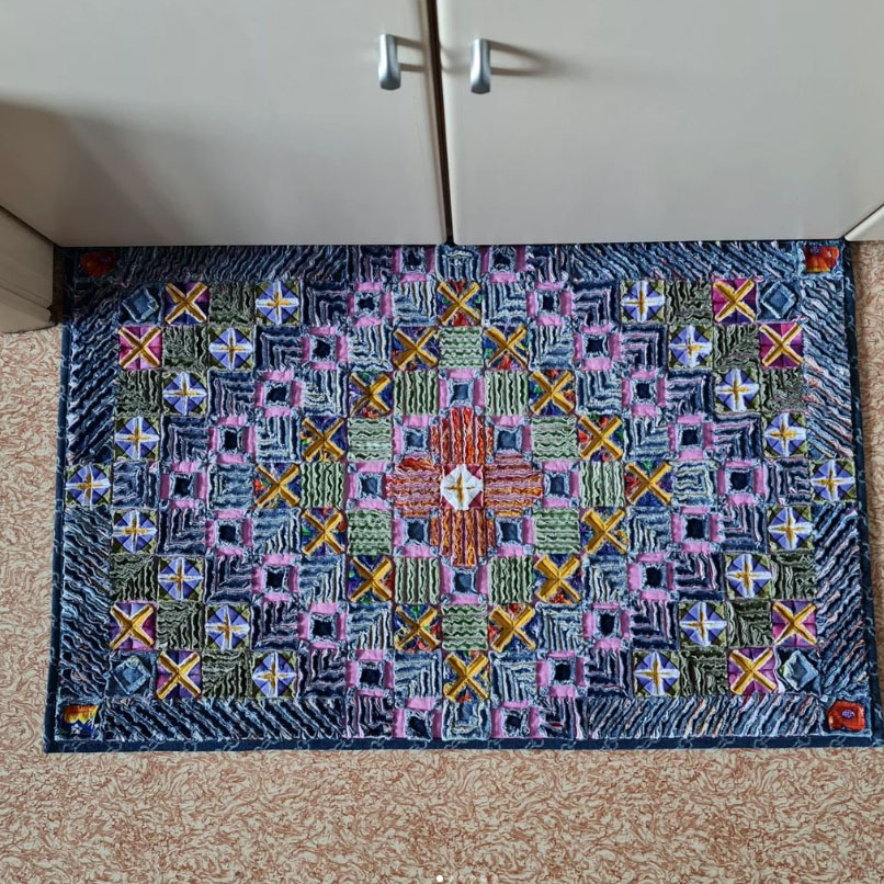 割绒工艺在布艺里是一个很经典的制作方式,一般使用的布料是灯芯绒和