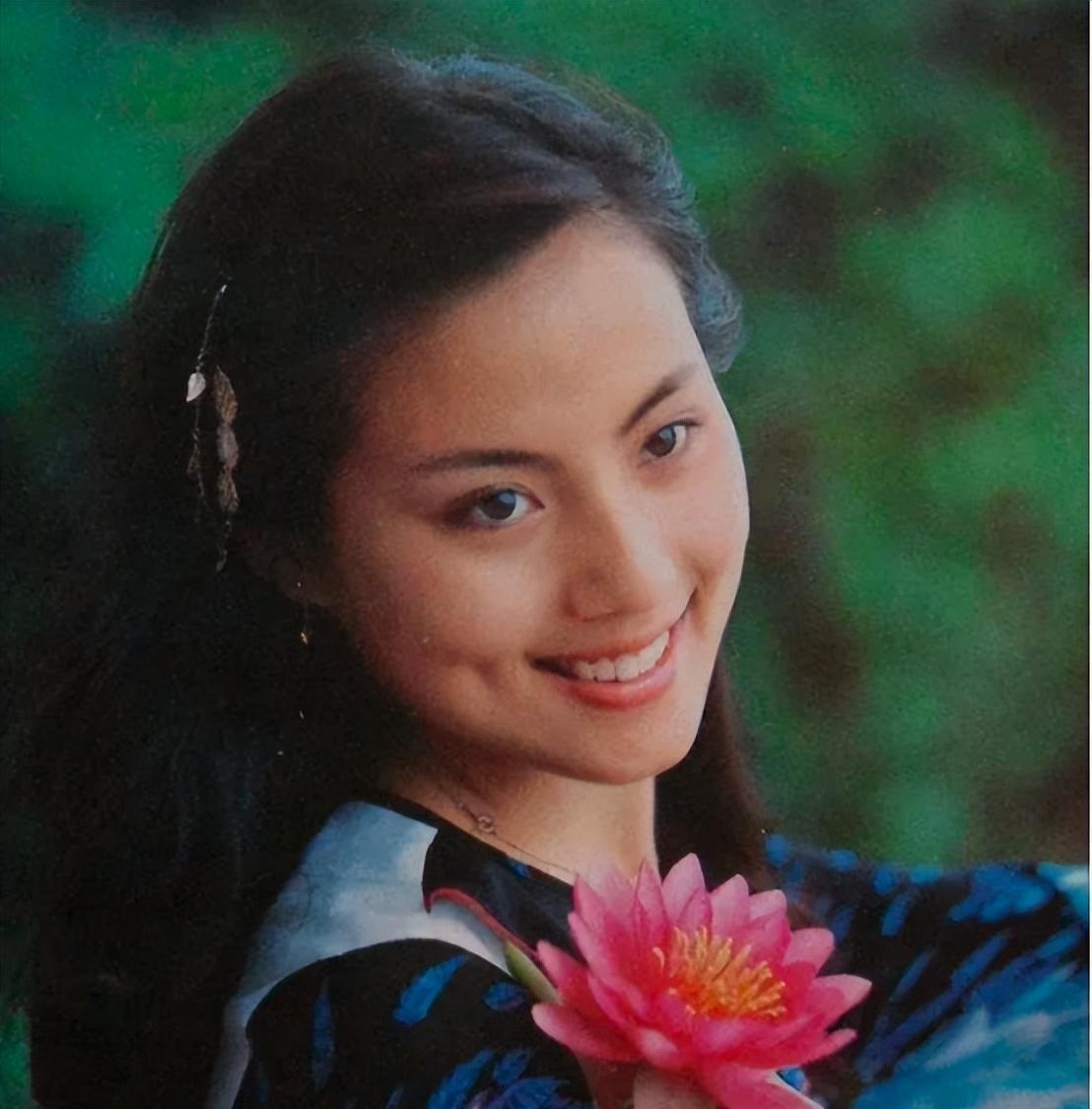 知名演员乐韵:17岁一夜成名,28岁悲情离世,葬礼父母拒不参加