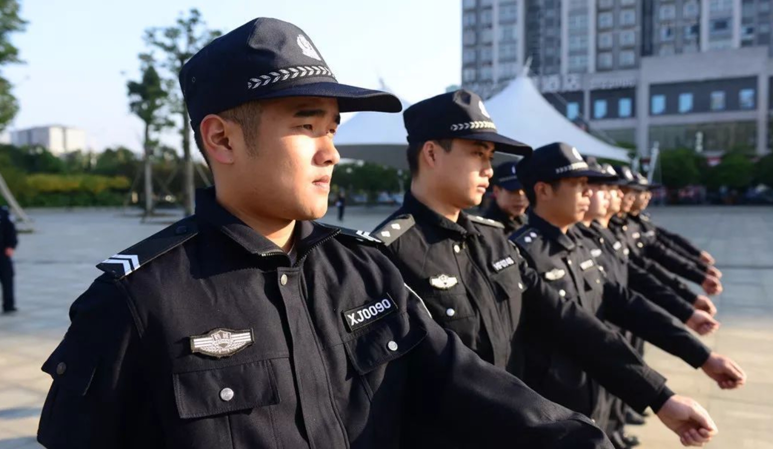 辅警是体制内临时工的天花板吗?听听20多年的老辅警怎么说