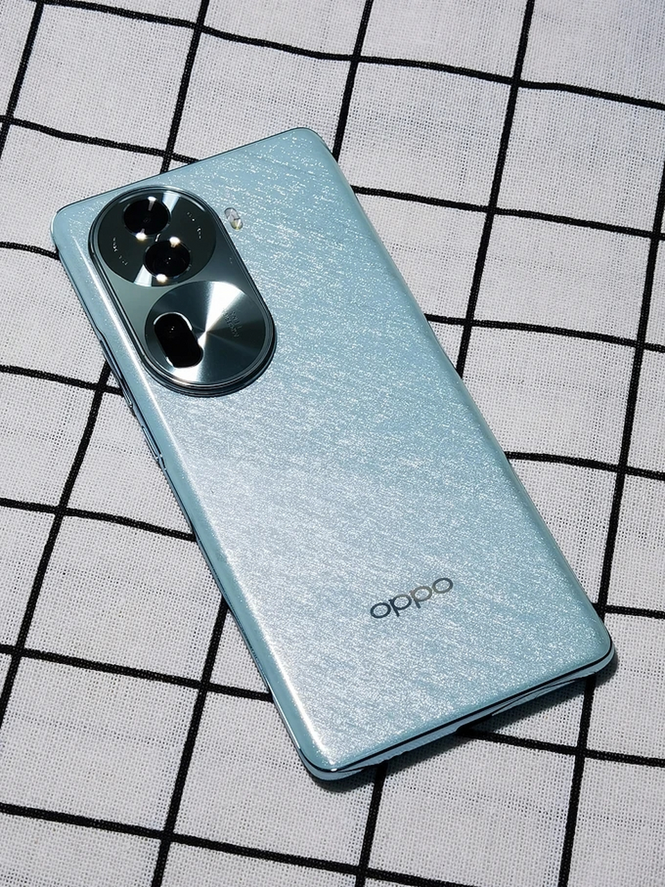 OPPO Reno6 5G像素图片