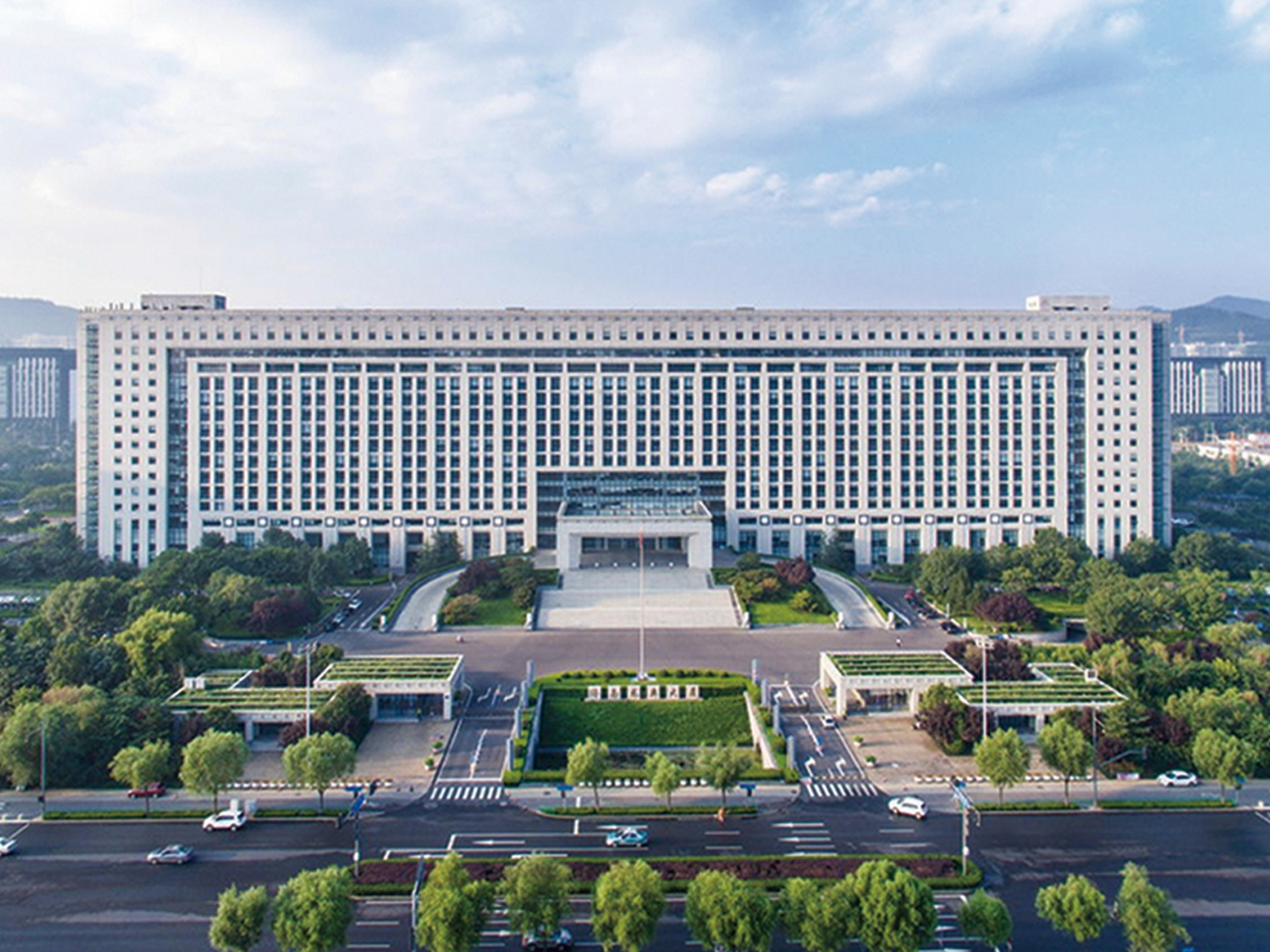 龙奥大厦可是个实打实的"土豪"