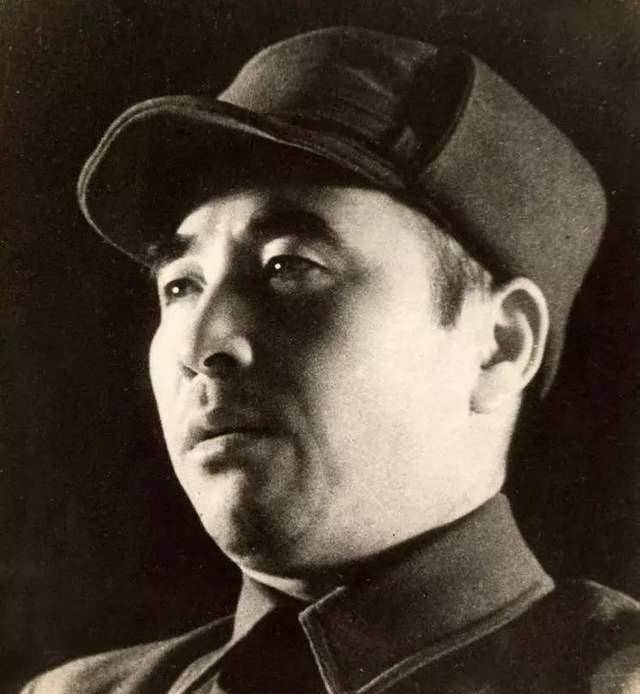 曾任八路军军区司令,杀害自己同志,1950年被萧华将军认出枪决